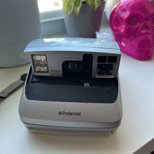 Polariod One600
